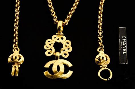 chanel logo ketting|meaning of the Chanel logo.